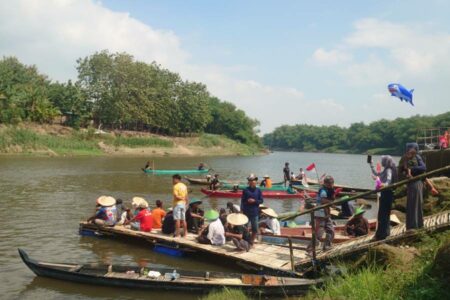 5 Desa di Bojonegoro dan Blora Gelar Festival Candra Benawa Getas 5 desa yang ada di tepian Sungai Bengawan Solo menggelar acara Candra Benawa Getas.