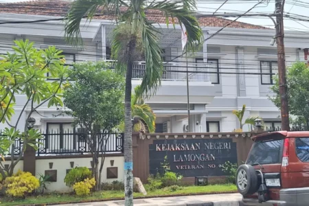 Dokter di Lamongan Ditipu Oknum Ngaku Kajari, Rugi Rp20 Juta foto beritajatim