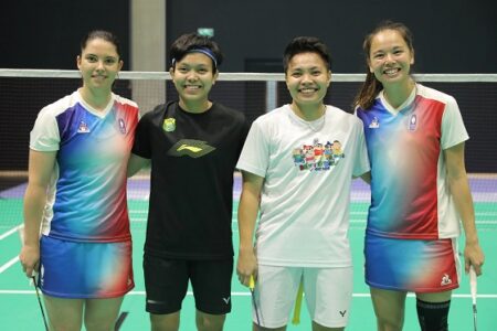 Apriyani/Fadia Tak Sabar untuk Bertempur di Olimpiade 2024 Ganda putri Apriyani Rahayu/Siti Fadia Silva Ramadhanti usai menggelar latih tanding dengan ganda putri Prancis Margot Lambert/Anne Tran pada training camp di Chambly, Jumat (19/7/2024). (Foto: PBSI)