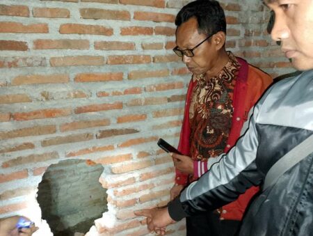 Ada Drone dan Bahan Kimia Mencurigakan di Sebuah Rumah Kosong Perumahan di Jember