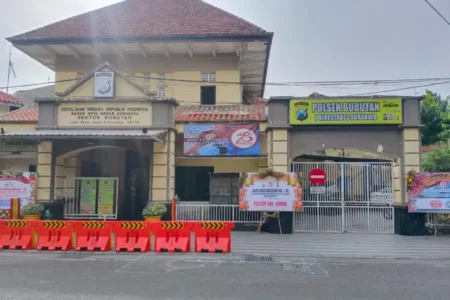 KPK Dikabarkan Periksa DPRD Jatim di Mapolsek Bubutan, Nihil foto beritajatim