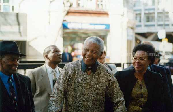 Nelson Mandela (Wikipedia)