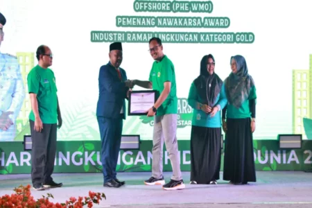 PHE WMO Terima Nawakarsa Award dari Bupati Gresik