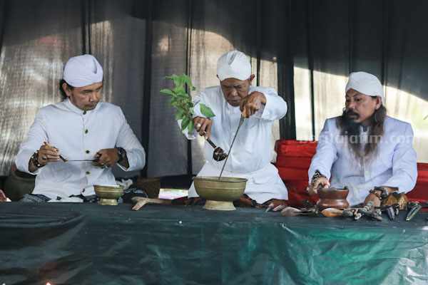 Penjamasan Keris