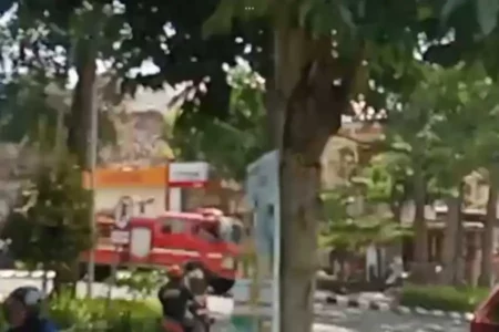 Kasihan Petugas Damkar Magetan, Ditipu Wanita yang Nangis Tersedu-sedu foto beritajatim