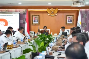 Mensos Risma di Hadapan Para Perwira Polisi Paparkan Strategi Penanganan Kemiskinan di Daerah Perbatasan