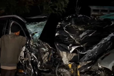 Kecelakaan Beruntun di Tol Ngawi, Berawal Pajero Tabrak Truk Pupuk foto beritajatim