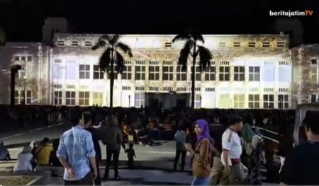 Keindahan Kota Lama Surabaya Saat Malam Hari