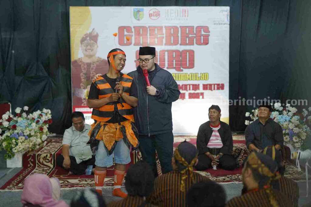 Bupati Kediri Beri Hadiah Petani Milenial di Acara Sedekah Bumi