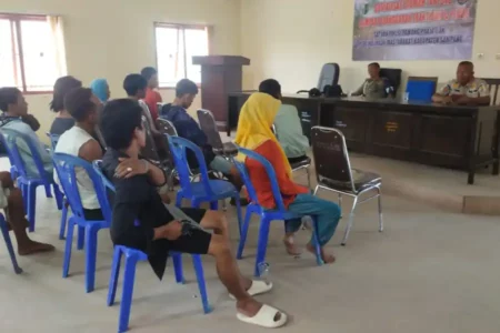 Mangkal di Jalan Sampang, Anjal Terjaring Razia Satpol PP foto beritajatim