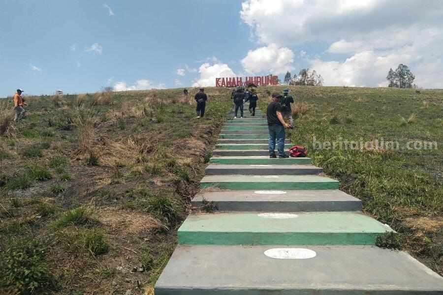 Objek wisata Kawah Wurung yang berada di Desa Kalianyar, Kecamatan Ijen, Kabupaten Bondowoso. (Deni Ahmad Wijaya/BeritaJatim.com)