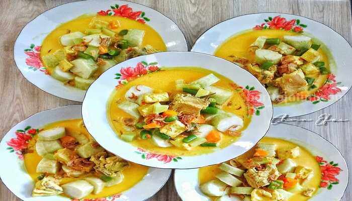 Ilustrasi lontong sayur (akun Instagram @chun_efri)