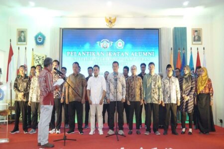 Pelantikan 36 IKA Universitas PGRI Ronggolawe Tuban. [foto: Diah Ayu/beritajatim.com]