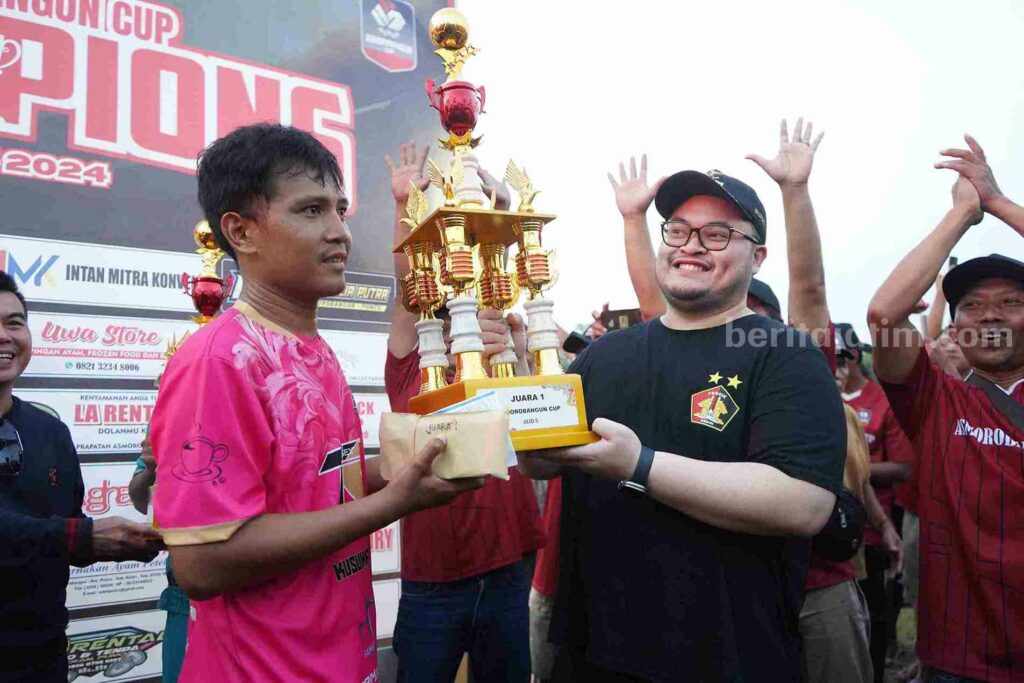 Saksikan Liga Tarkam, Mas Dhito Lihat Pesepakbola Berbakat dari Kabupaten Kediri.