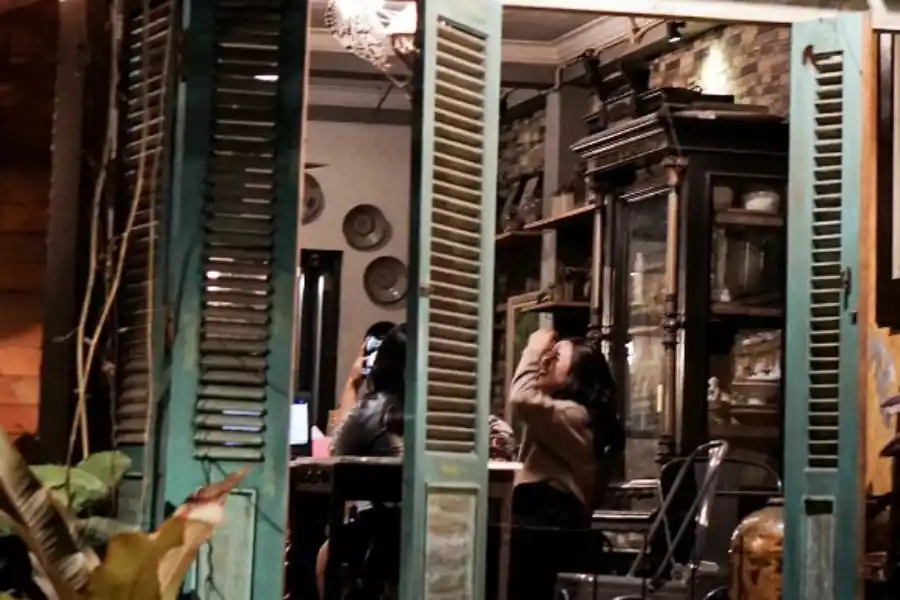Tiga Kafe Bergaya Vintage di Jember, Homey Banget
