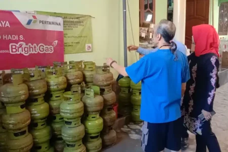 Warga Blitar Keluhkan Elpiji 3 Kilogram Langka foto beritajatim