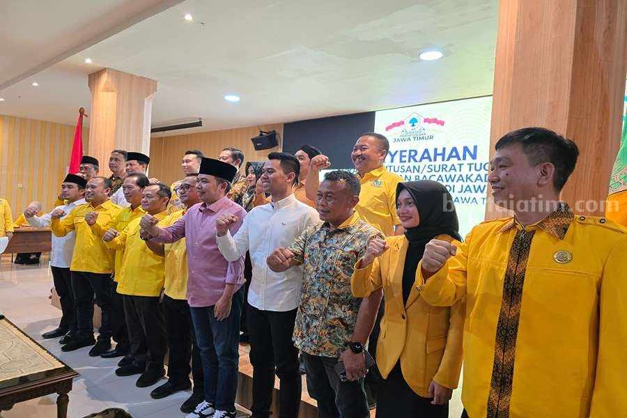 Golkar Jatim Serahkan Surat Tugas ke Bacakada di 13 Daerah, Siapa Saja?