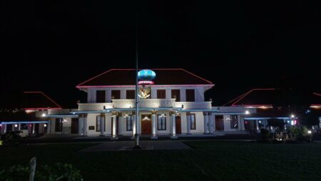 Sejarah Dibalik Kemegahan Gedung Grahadi Saksi Bisu Masa Lalu Kota Surabaya