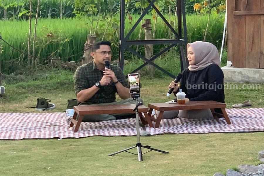Meski Belum Resmi Kantongi Rekom PDIP, Hengky Kurniawan Mulai Sosialisasi di Blitar Bakal Calon Wali Kota Blitar, Hengky Kurniawan, Minggu (30/06/2024). (Foto : Winanto/beritajatim.com)