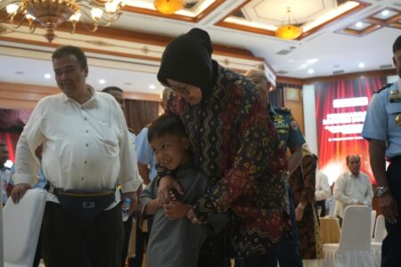 Viral Surati Polisi, Mensos Risma Beri Beasiswa Ilham Ramadhan