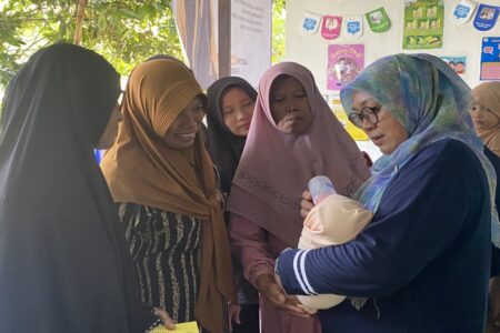 Bayi laki-laki ditemukan di Desa Bektiharjo, Kecamatan Semanding, Kabupaten Tuban. [foto: Diah Ayu/beritajatim.com]