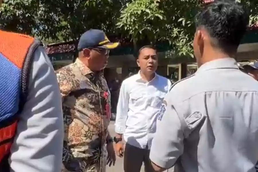 Tangkapan Layar Video Eri Sidak dan Marahi Petugas Dishub Surabaya (Staf Walikota Surabaya for Beritajatim.com)
