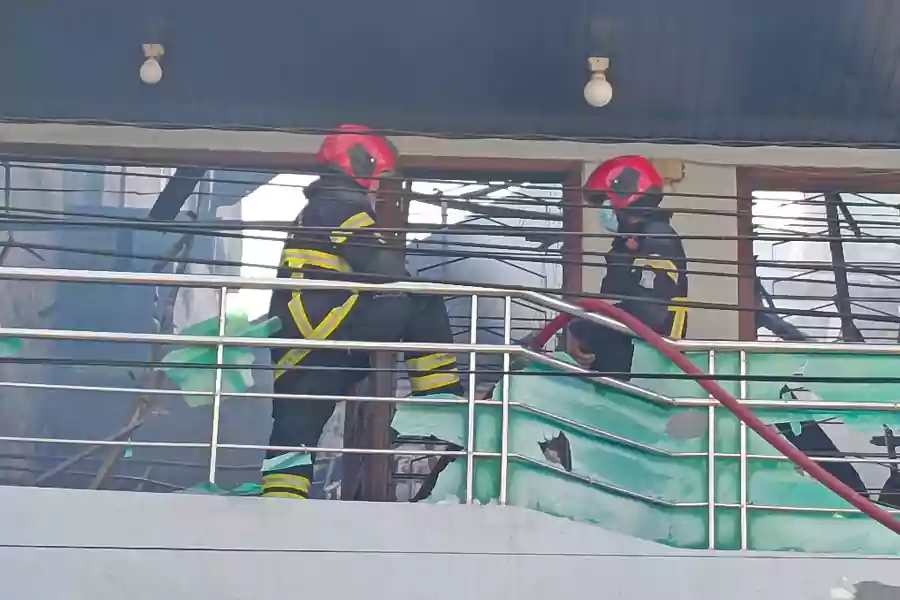 Kebakaran Ruko Jalan Kertajaya (Rama Indra/Beritajatim.com)
