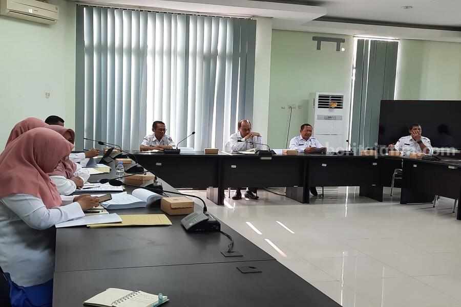 Rapat Komisi III DPRD Tuban bersama OPD terkait. [foto: Diah Ayu/beritajatim.com]