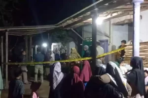 Pelajar SMK Gondanglegi Malang Ditemukan Meninggal Dunia Tak Wajar di Rumahnya Proses evakuasi siswa Malang yang meninggal di rumahnya secara tidak wajar.