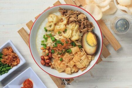 Anda Bingung Sarapan Apa Pagi Hari di Surabaya? Coba Rekomendasi Ini Ilustrasi bubur ayam yang manjakan lidah