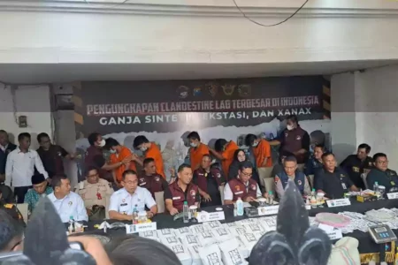 Pabrik Narkoba Terbesar se-Indonesia Terbongkar, Ternyata Ada di Kota Malang Polisi membongkar pabrik narkoba alias clandestine laboratory narkotika sintetis terbesar se-Indonesia yang ada di Kota Malang.