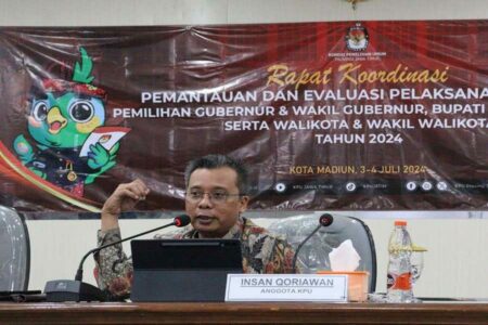 Anggota KPU Jatim, Insan Qoriawan