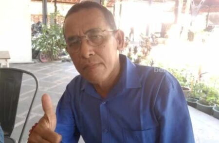 PAN Berikan Surat Tugas untuk Dua Bakal Calon Bupati di Pilkada Pamekasan foto beritajatim