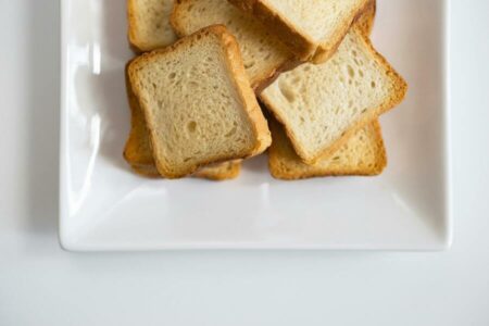 Roti tawar. (Pexels/Elviss Railijs Bitans)