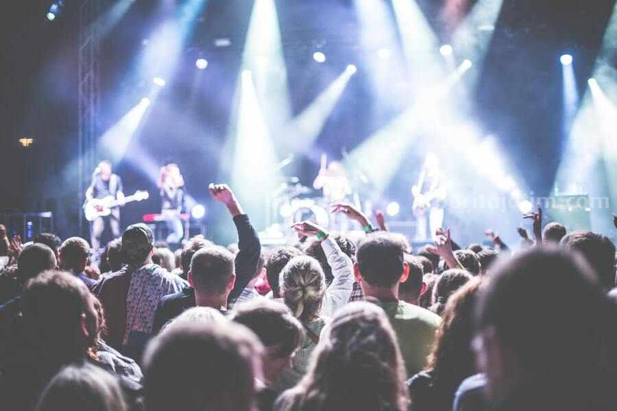 Ilustrasi penonton konser. (Pexels/picjumbo.com)