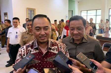 Jabat Pj Bupati Jombang, Teguh Narutomo Pakai Filosofi Sapu Lidi foto beritajatim