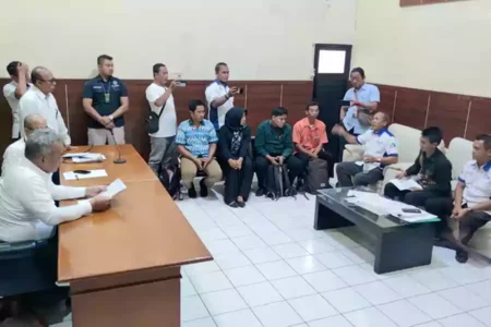 LBH FSPMI Jatim: Kami Minta Hakim Erintuah Damanik Dipecat Pertemuan LBH FSPMI dengan PN Ketua Surabaya.