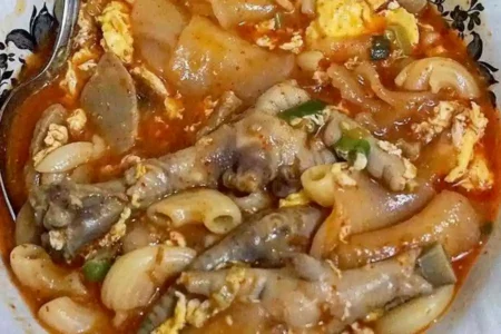 Fakta di Balik Seblak, Kuliner Warisan Tatar Sunda yang Kian Digemari Ilustrasi makanan seblak. (Instagram @meanfood)