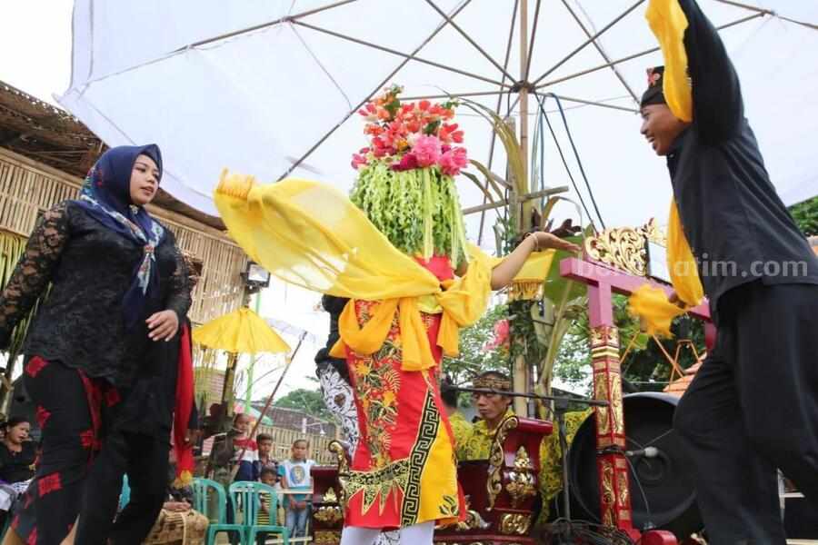 Seblang Olehsari Tarian Mistis Banyuwangi