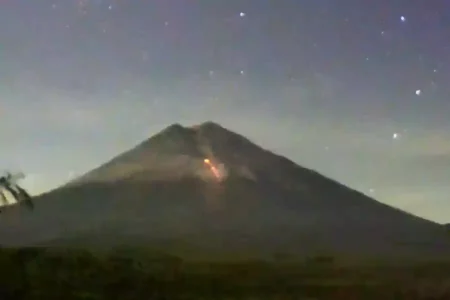 Kondisi Gunung Semeru terkini.