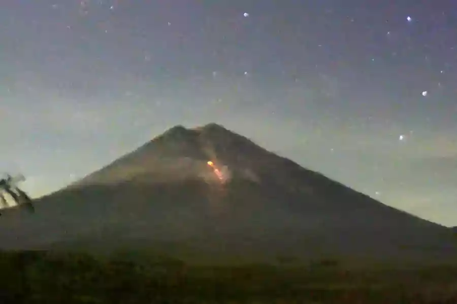 Kondisi Gunung Semeru terkini.