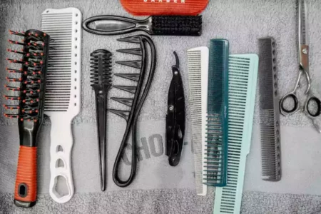 Ilustrasi berbagai macam sisir. (Pexels/Pavel Danilyuk)