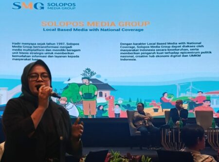 Potret Rini Yustiningsih, COO Solopos Media Grup, dalam workshop Jatim Media Summit (JMS) 2024, di Whiz Luxe Hotel, Surabaya, Kamis (25/7/2024).