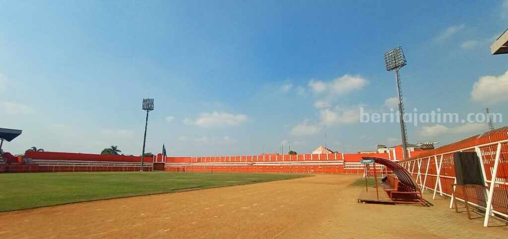 Stadion Soepriadi Kota Blitar, Kamis (25/07/2024). (foto : Winanto/beritajatim.com)