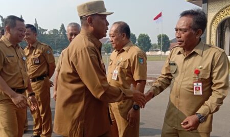 Maju Pilkada 2024, Pj Bupati Jombang Sugiat Pamitan foto beritajatim