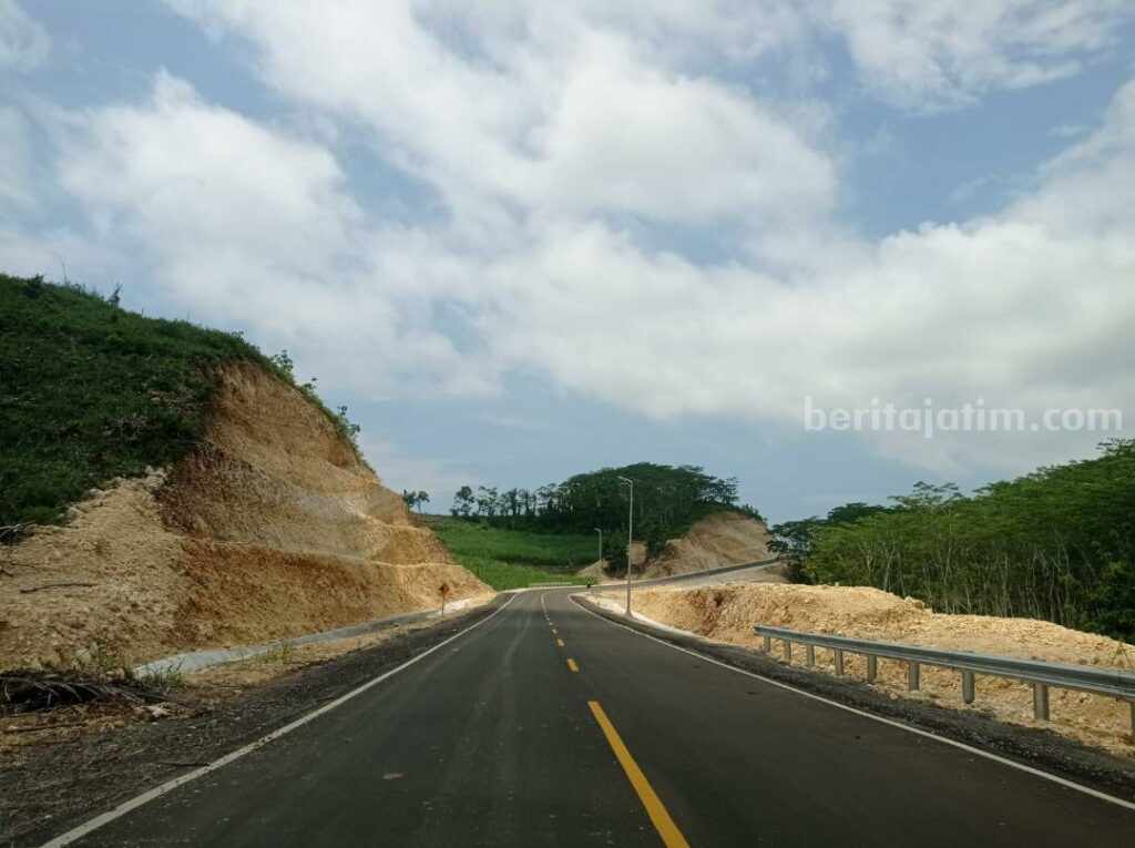 Lahan di Blitar Selatan, Jumat (19/07/2024). (Foto : Winanto/beritajatim.com)