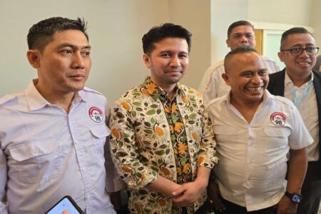 Terima Deklarasi Dukungan Persaudaraan 98 Jatim, Ini Kata Emil Dardak foto beritajatim