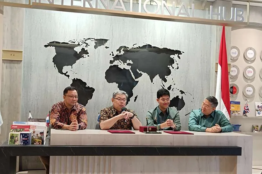 Konferensi pers penandatanganan kerjasama UC Surabaya dan Edu Beyond di Kampus UC Surabaya.