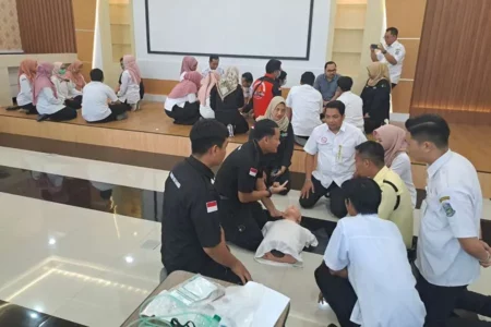 Pelatihan Bantuan Hidup Dasar di RSUD Sumberglagah Mojokerto.