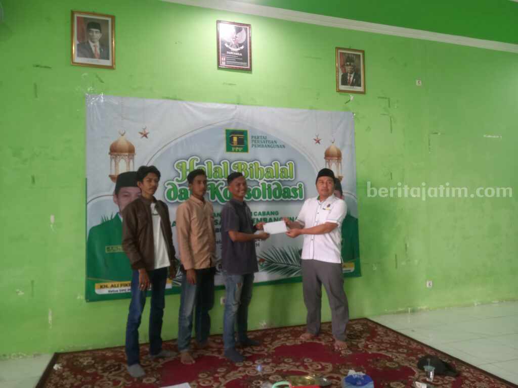 AMPS serahkan petisi ke DPC PPP Sumenep (Foto: Temmy/Beritajatim.com)